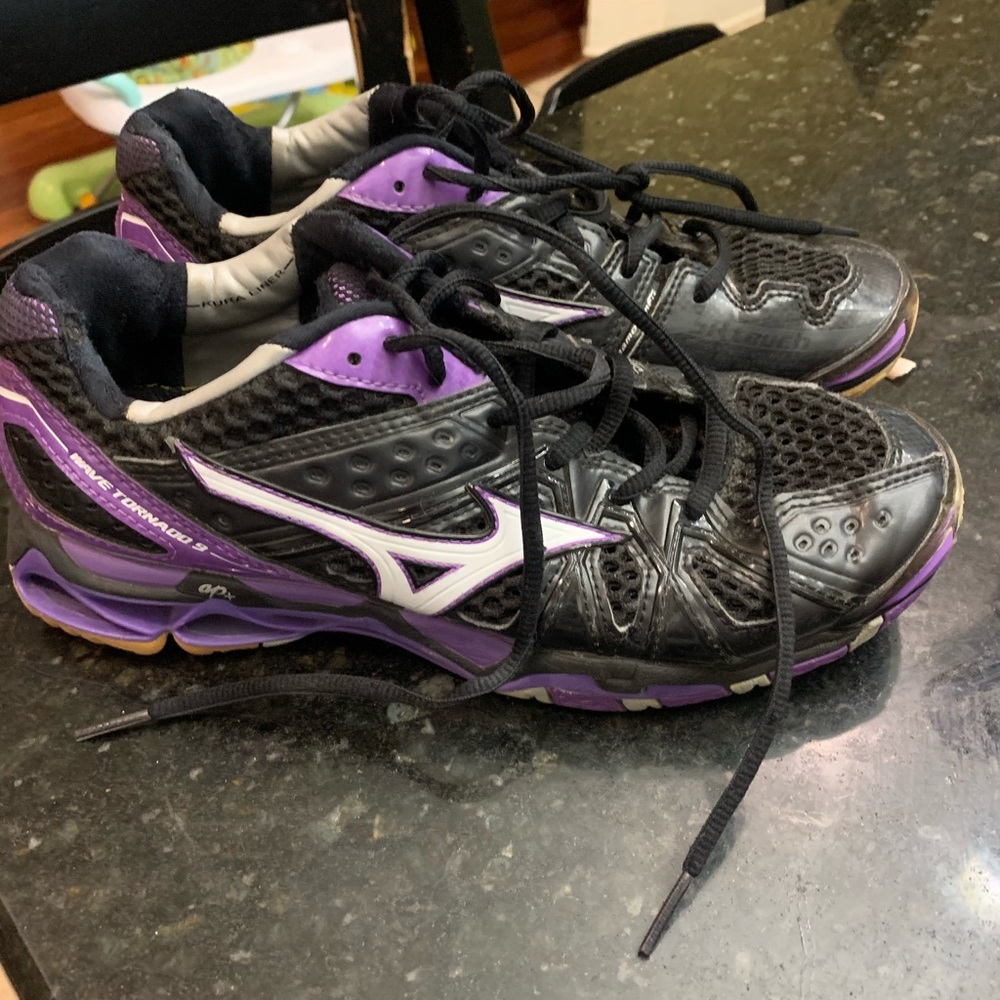 Volleyball shoes